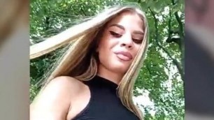 Blond Super Hot Bimbo Flashes in the Park